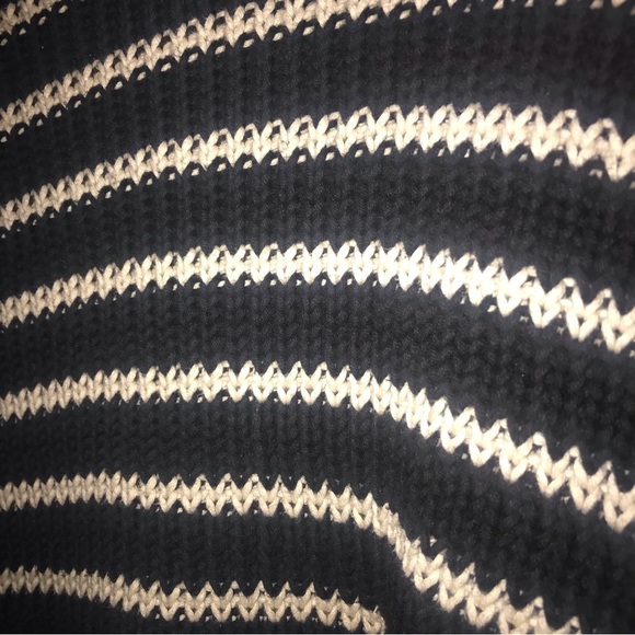 Large heavy knit striped sweater - Picture 3 of 5